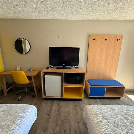 Days Inn By Wyndham Kingman West