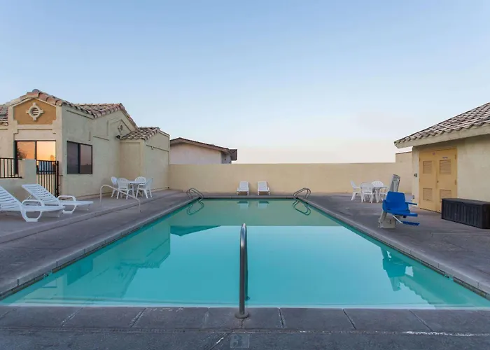 Motel Days By Wyndham West