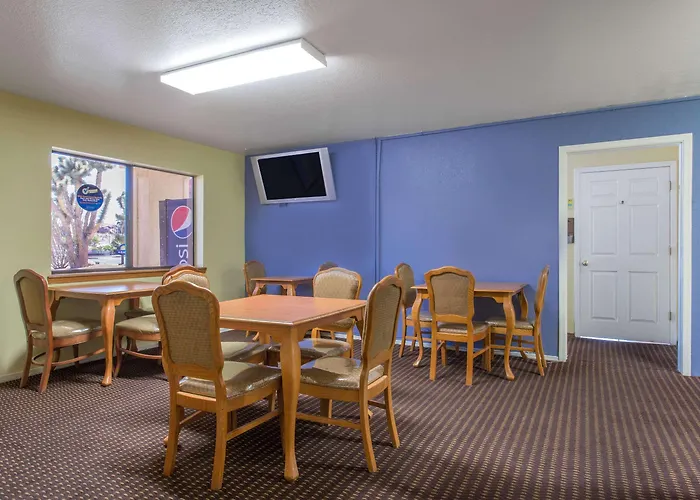Motel Days By Wyndham West