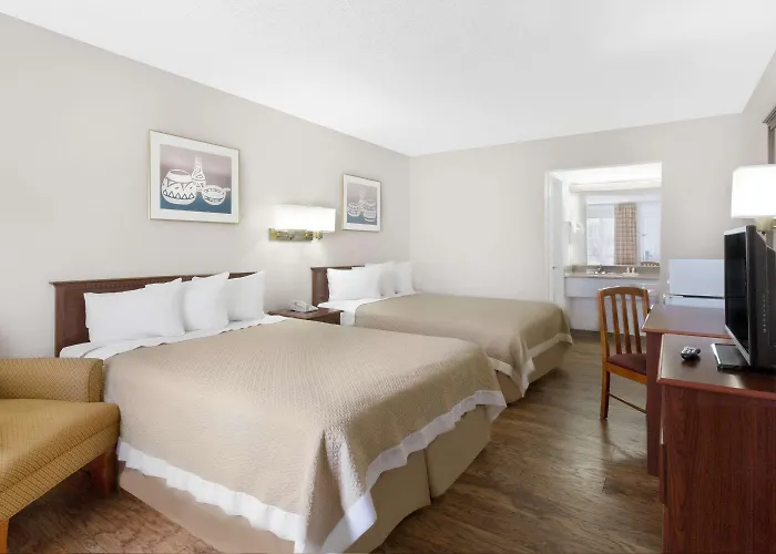 Days By Wyndham West 2*