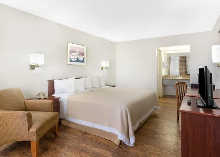 Days By Wyndham West Kingman
