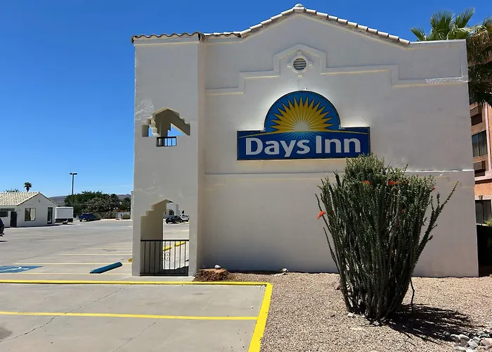 Days By Wyndham West 2*